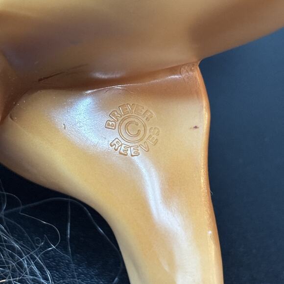 2017 Breyer Reeves Horse Palomino Blonde Hair with Brush Able Hair 7.5” Tall - Picture 5 of 8